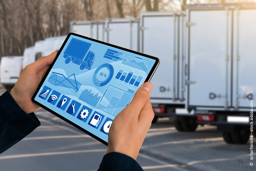 Una flotta di camion viene gestita da un software via tablet